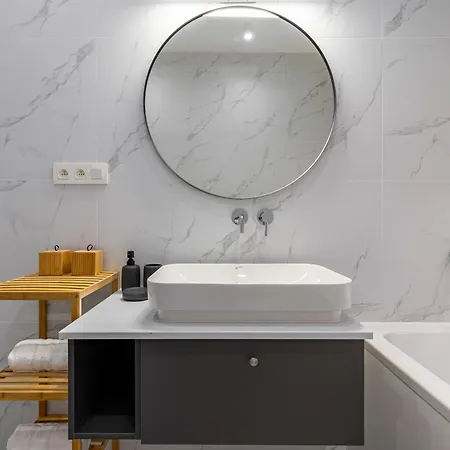 Escape On Chalupkova Apartment *