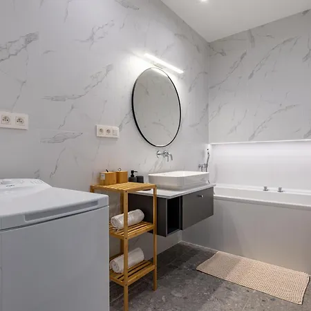 Escape On Chalupkova 公寓